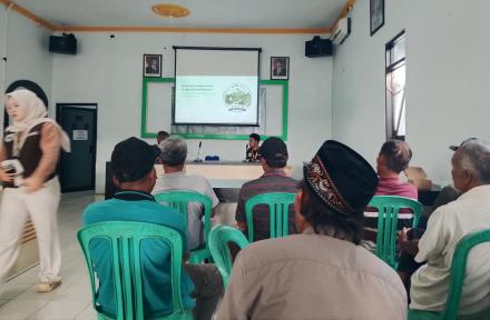 Sosialisasi Pemanfaatan Sampah Rumah Tangga